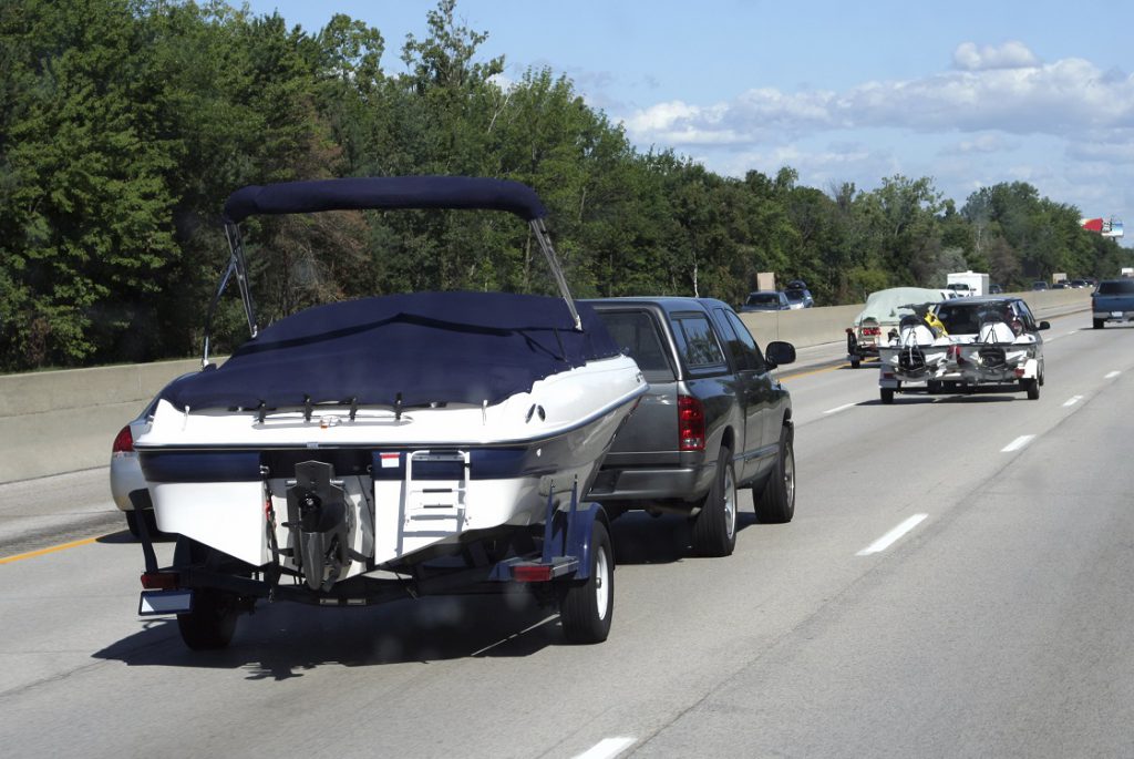 Mit Boot und Trailer unterwegs - Darauf müssen Sie achten